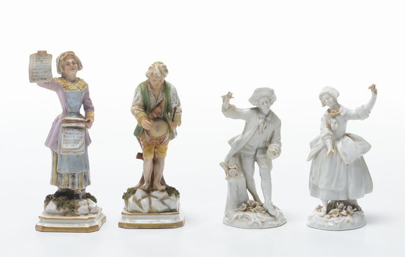 Due coppie di statuine in porcellana, XX secolo  - Asta Asta a Tempo Antiquariato - Cambi Casa d'Aste