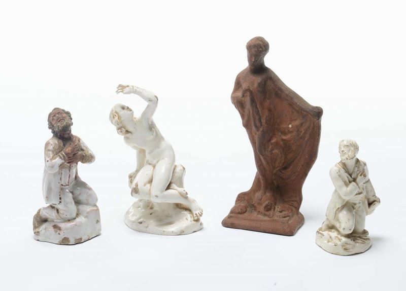 Tre statuine in maiolica bianca ed una in terracotta  - Asta Antiquariato - Cambi Casa d'Aste