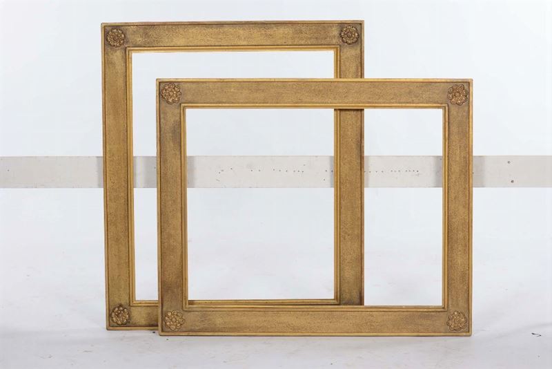 Coppia di cornici dorate con fascia piatta e rosette agli angoli, XIX secolo  - Auction Fine Old Frames - Cambi Casa d'Aste
