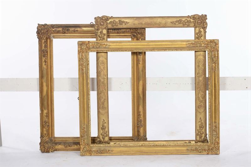 Tre cornici dorate con ricchi decori floreali a rilievo in stucco, XIX secolo  - Auction Fine Old Frames - Cambi Casa d'Aste