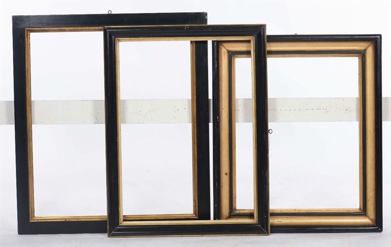 Tre cornici diverse sagomate nero e oro, XX secolo  - Auction Fine Old Frames - Cambi Casa d'Aste