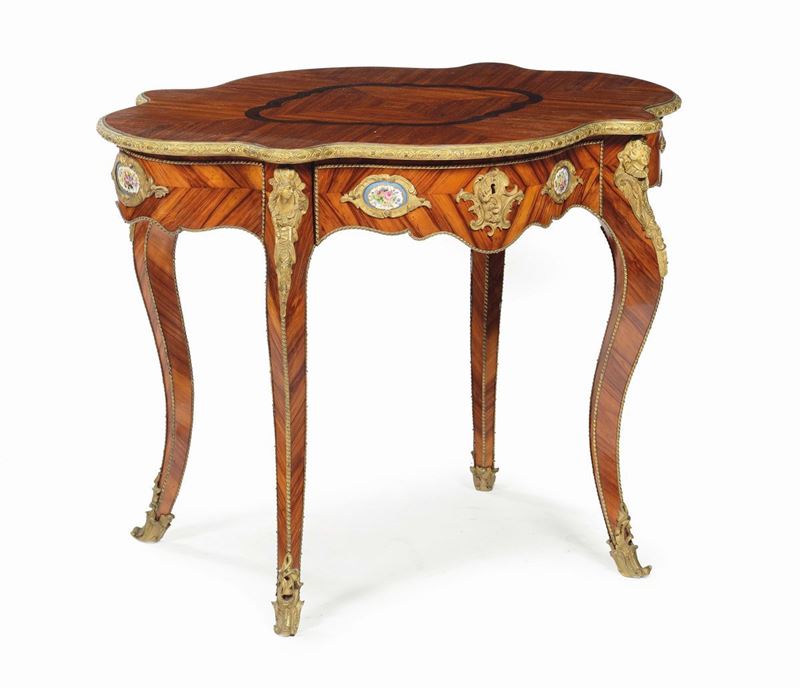 Tavolino a biscotto Napoleone III con placche in porcellana, XIX secolo  - Asta Antiquariato - Cambi Casa d'Aste