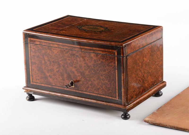 Scatola lastronata ed intarsiata, XX secolo  - Auction Fine Art - Cambi Casa d'Aste