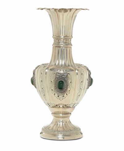 Grande Vaso in Argento con Inserti in Pietre Dure, XX Secolo