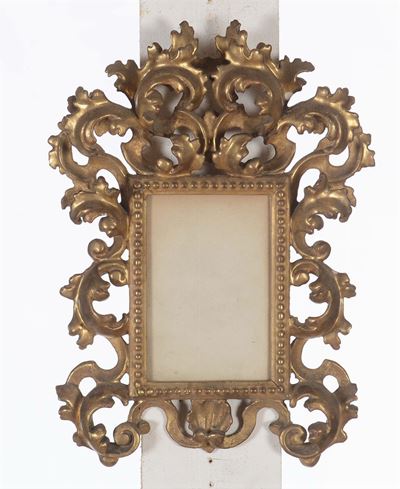 Cornicetta Riccamente Intagliata a Volute e Dorata , XIX Secolo