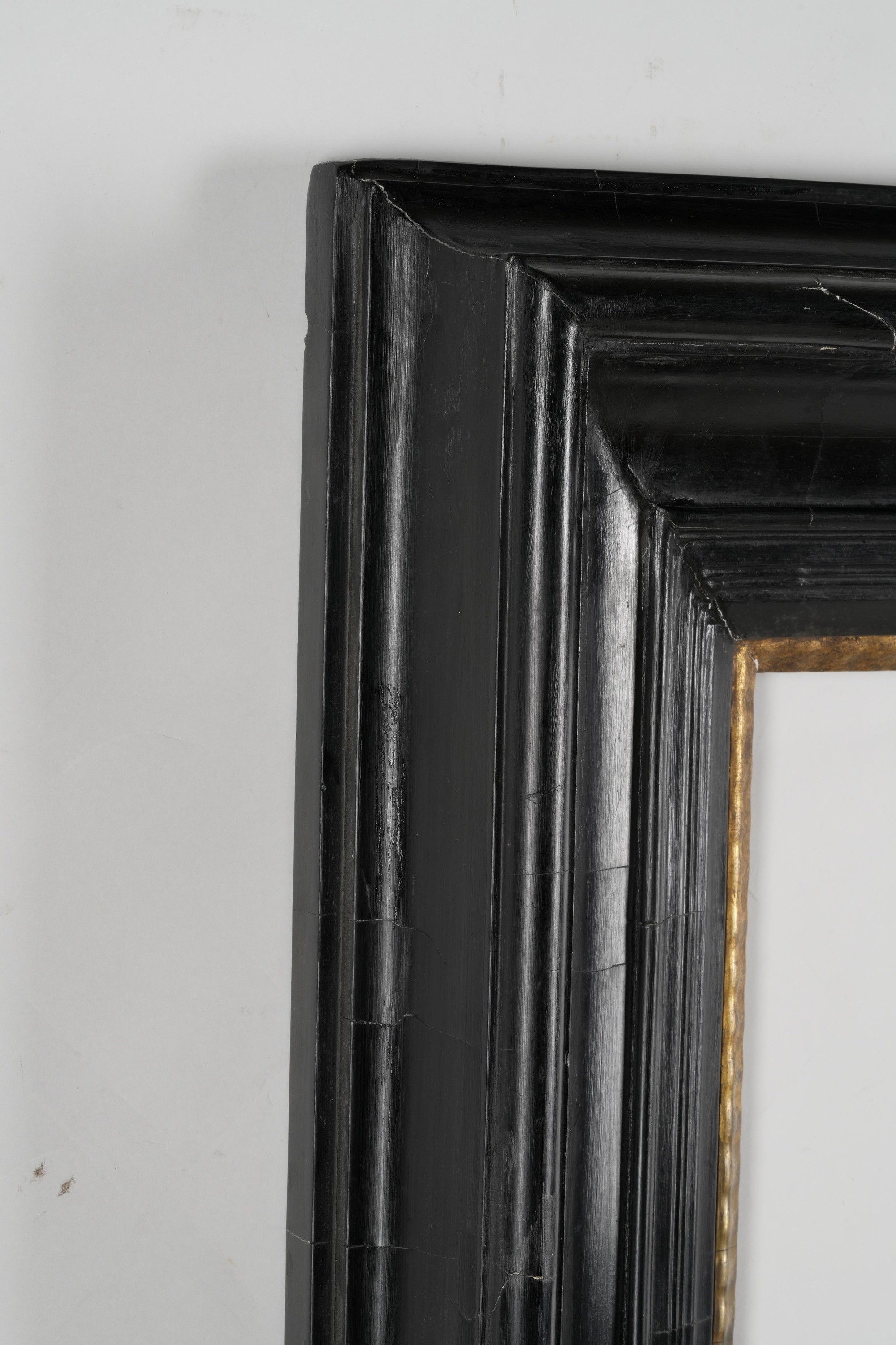 Cornice in legno ebanizzato e dorato, cornice per specchio o quadro,  XIX secolo