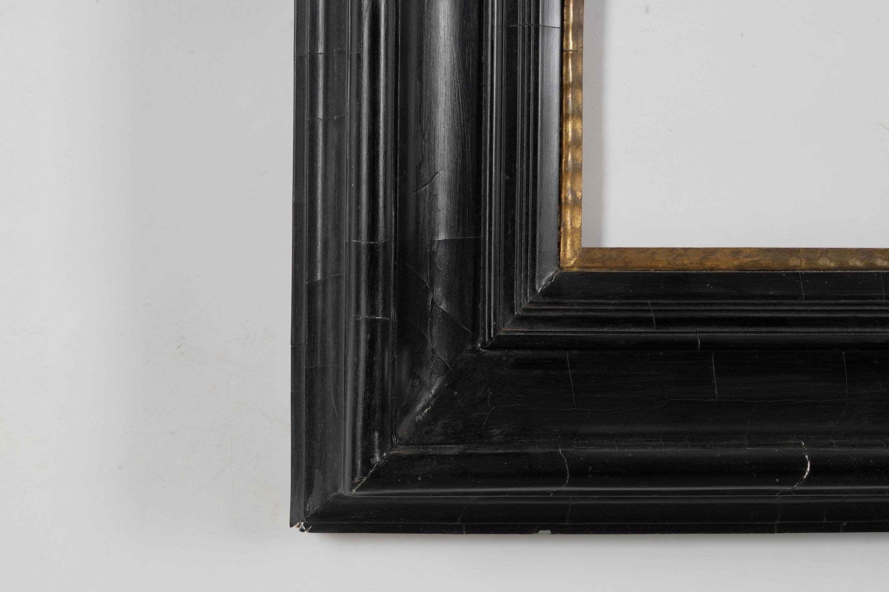 Cornice in legno ebanizzato e dorato, cornice per specchio o quadro,  XIX secolo