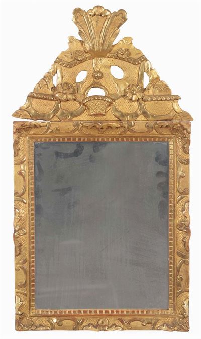 Cornice in Legno Intagliato, Bulinato ed Intaramente Dorato, Francia XVIII Secolo