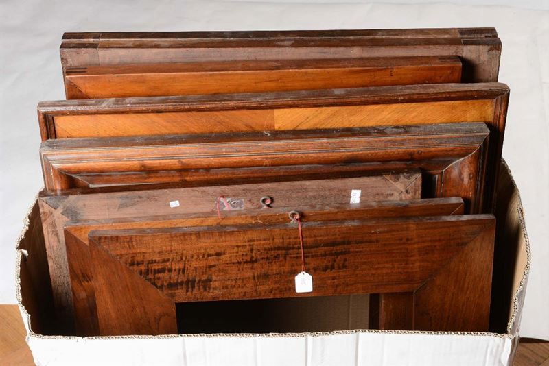 Undici cornici in legno a sagoma piatta, XX secolo  - Asta Cornici Antiche - Cambi Casa d'Aste