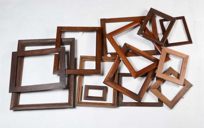 Dodici cornici in legno a sagoma piatta, XX secolo  - Auction Fine Old Frames - Cambi Casa d'Aste