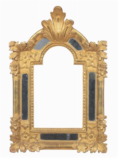 Cornicetta con Specchi Applicati sulla Fascia e Foglie e Fiori Intagliati, XIX Secolo