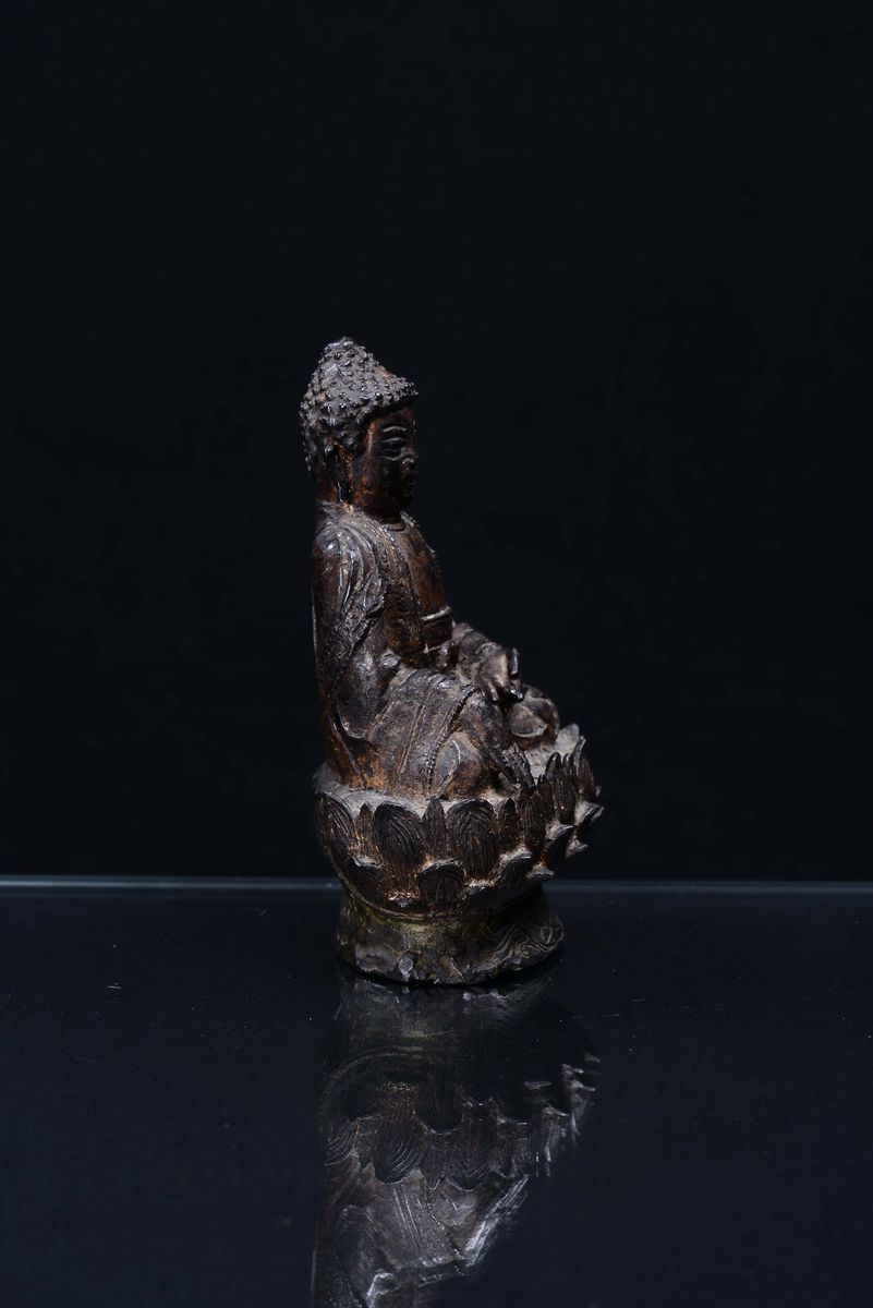 Buddha in Bronzo Seduto su Fiore di Loto, Cina, Dinastia Ming, XVII Secolo