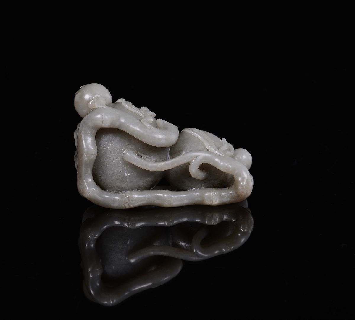 Calamaio a Doppio Corpo in Giada Bianca Celadon a Guisa di Frutto, Cina, Dinastia Qing, XIX Secol...