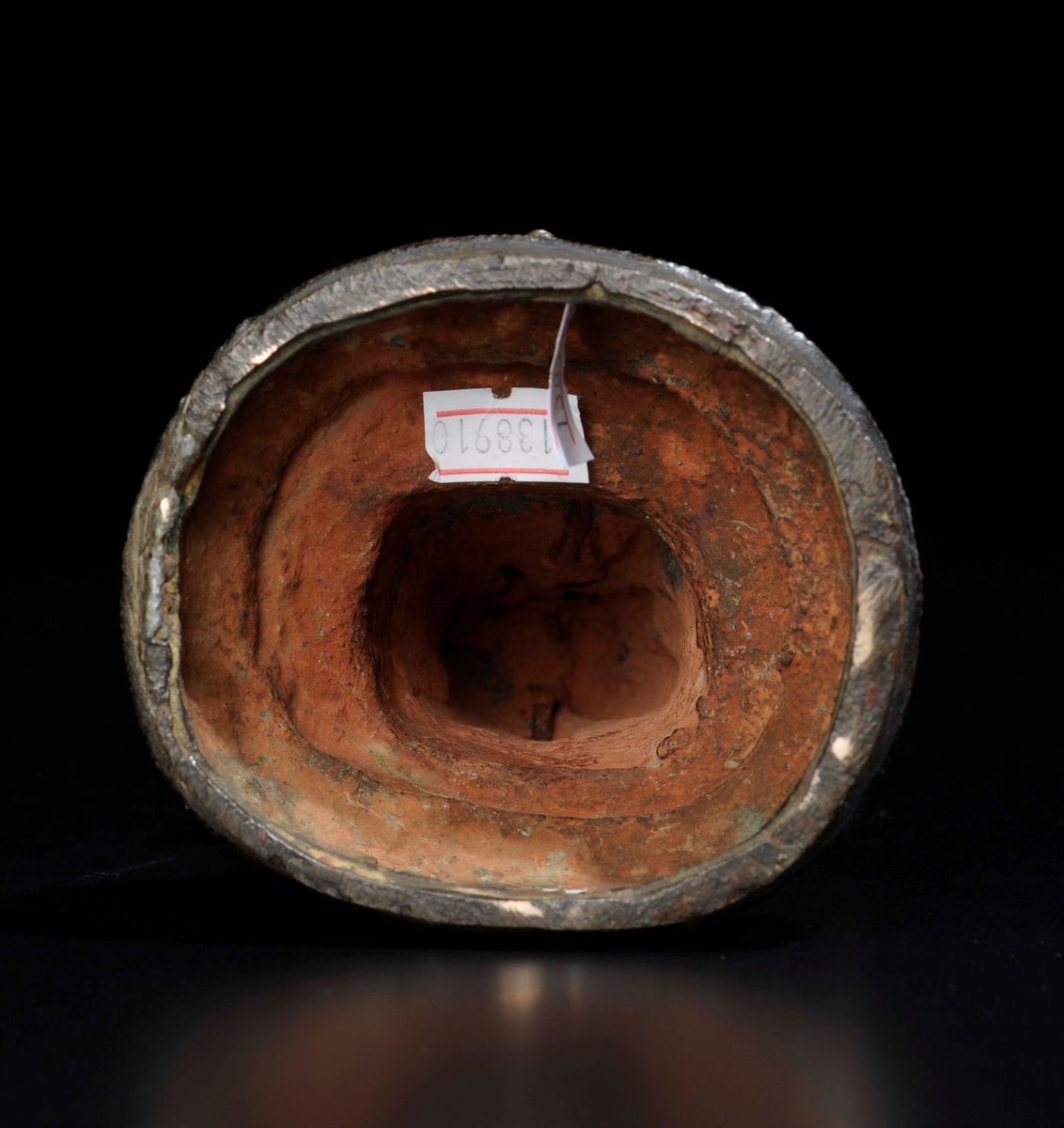 Figura di Luohan in Bronzo Eretto su Fiore di Loto, Cina, Dinastia Qing, XVIII Secolo