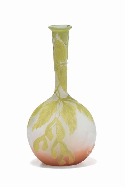 Émile Gallé, Vaso in vetro inciso a cammeo, decoro floreale (Nancy, 1900 ca)
