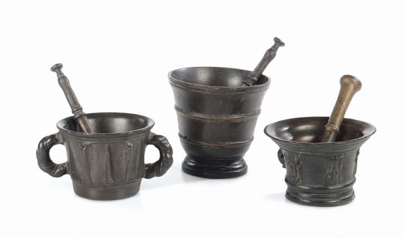 Lotto di tre mortai in bronzo, XVII-XVIII secolo  - Asta Antiquariato - Cambi Casa d'Aste