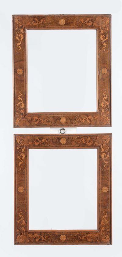 Coppia di Cornicette Neoclassiche in Legno Lastronato ed Intarsiato