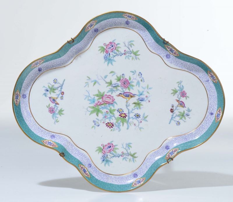 Vassoio sagomato in porcellana policroma, XX secolo  - Auction Fine Art - Cambi Casa d'Aste