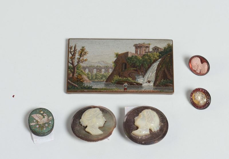 Lotto composto da micromosaico e cinque cammei  - Auction Asta a Tempo Antiquariato - II - Cambi Casa d'Aste