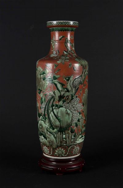 Vaso in Porcellana a Fondo Arancione con Decoro Naturalistico di Rami e Uccelli del Paradiso, Cin...
