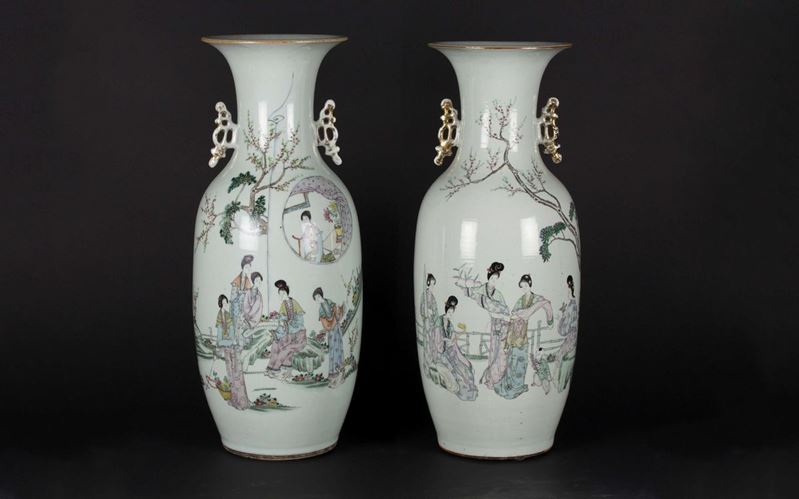 A pair of polychrome enamelled porcelain vases with Guanyin and inscriptions, China, 20th century  - Auction Chinese Works of Art - Cambi Casa d'Aste
