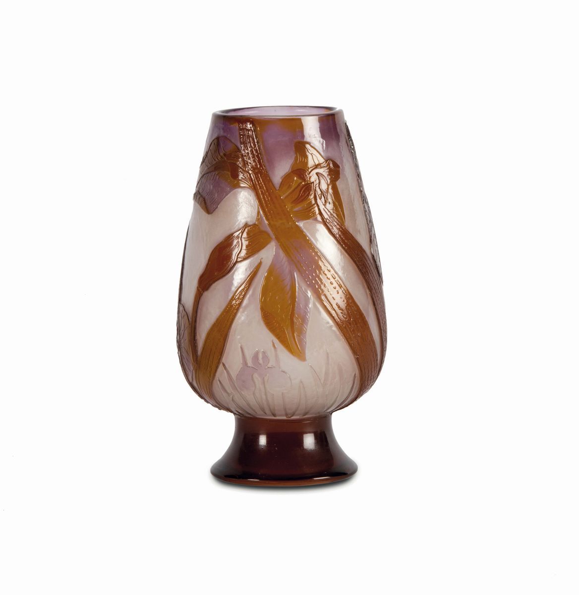 Émile Gallé, Nancy, vaso in vetro cammeo lucido con decoro di iris, 1900 ca