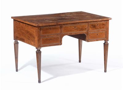 Scrivania a Cinque Cassetti in Legno Lastronato, Filettato ed Intarsiato, Fine XVIII Secolo