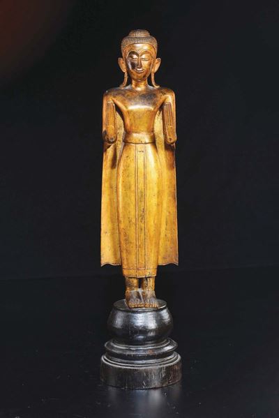 Figura di Buddha Eretto in Legno Laccato, Thailandia, XIX Secolo