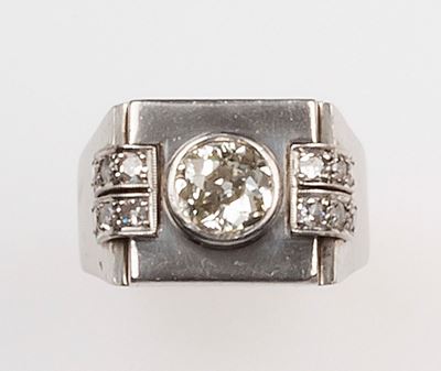 Anello Déco con Diamante Centrale di Vecchio Taglio di Ct 0,75 Circa