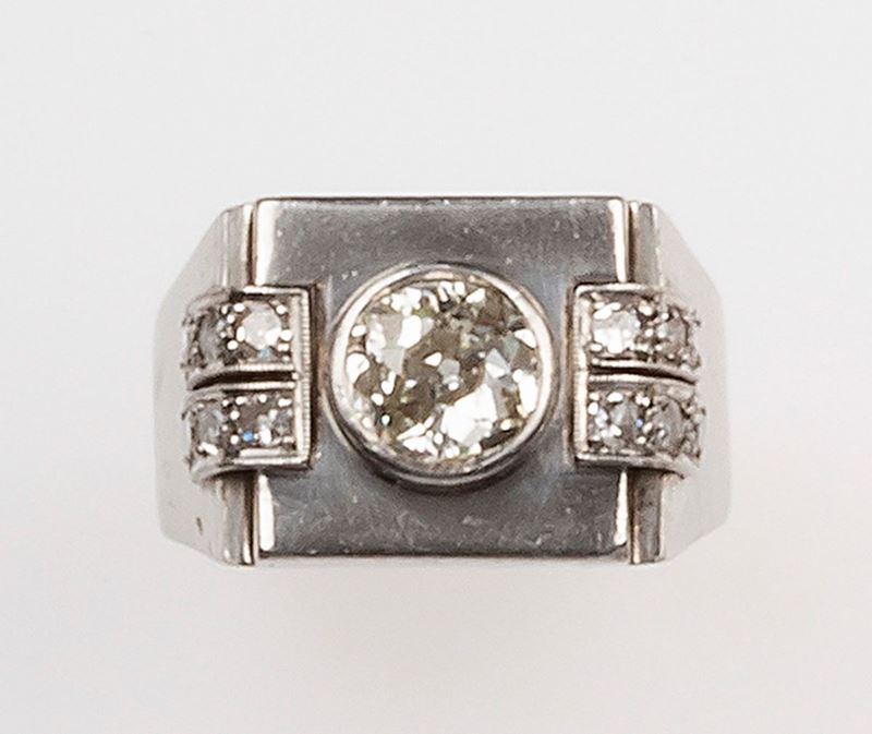 A déco ring with a central diamond  - Auction Fine Art - Cambi Casa d'Aste
