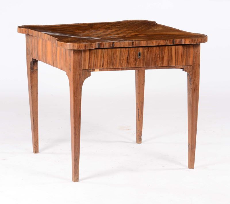 Tavolo da gioco lastronato ed intarsiato, XVIII secolo  - Auction Furnitures, Paintings and Works of Art - Cambi Casa d'Aste