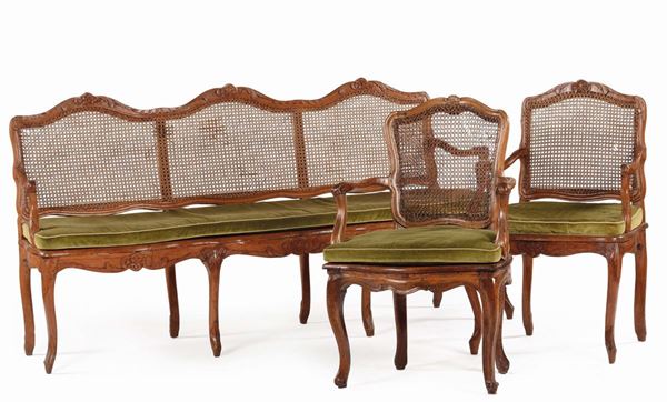 Salotto in legno intagliato e cannetè, XVIII secolo