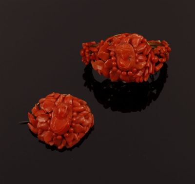 Parure in Corallo Composta da Bracciale e Spilla