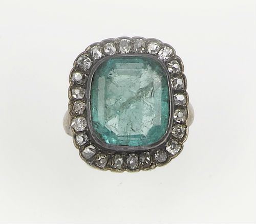 Anello con smeraldo Colombia e rosette di diamante  - Asta Antiquariato - Cambi Casa d'Aste