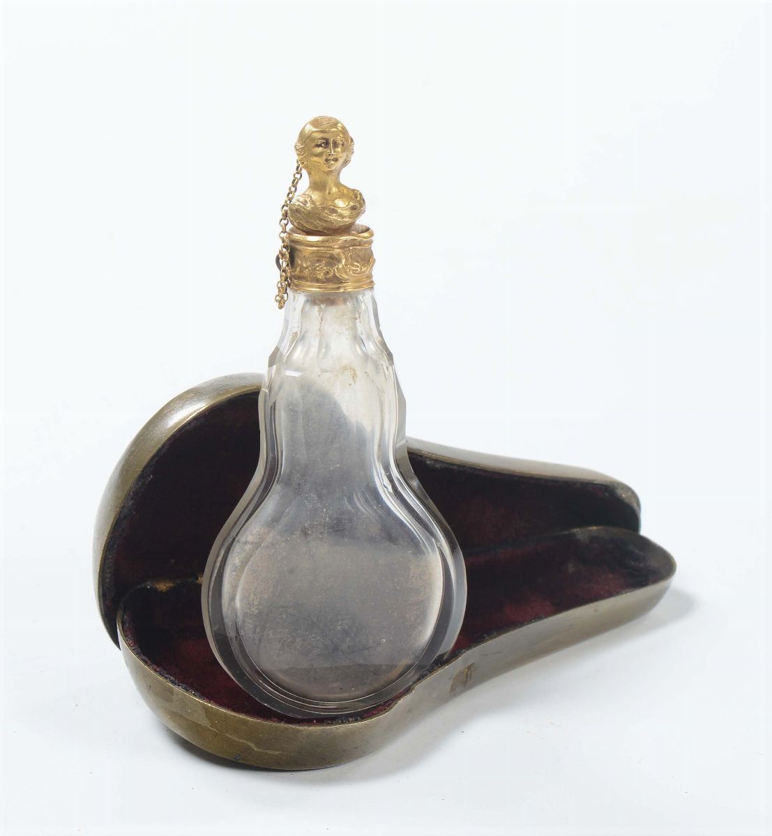 Porta profumo in cristallo e metallo dorato. Manifattura europea del XVIII  secolo - Asta Argenti da Collezione 