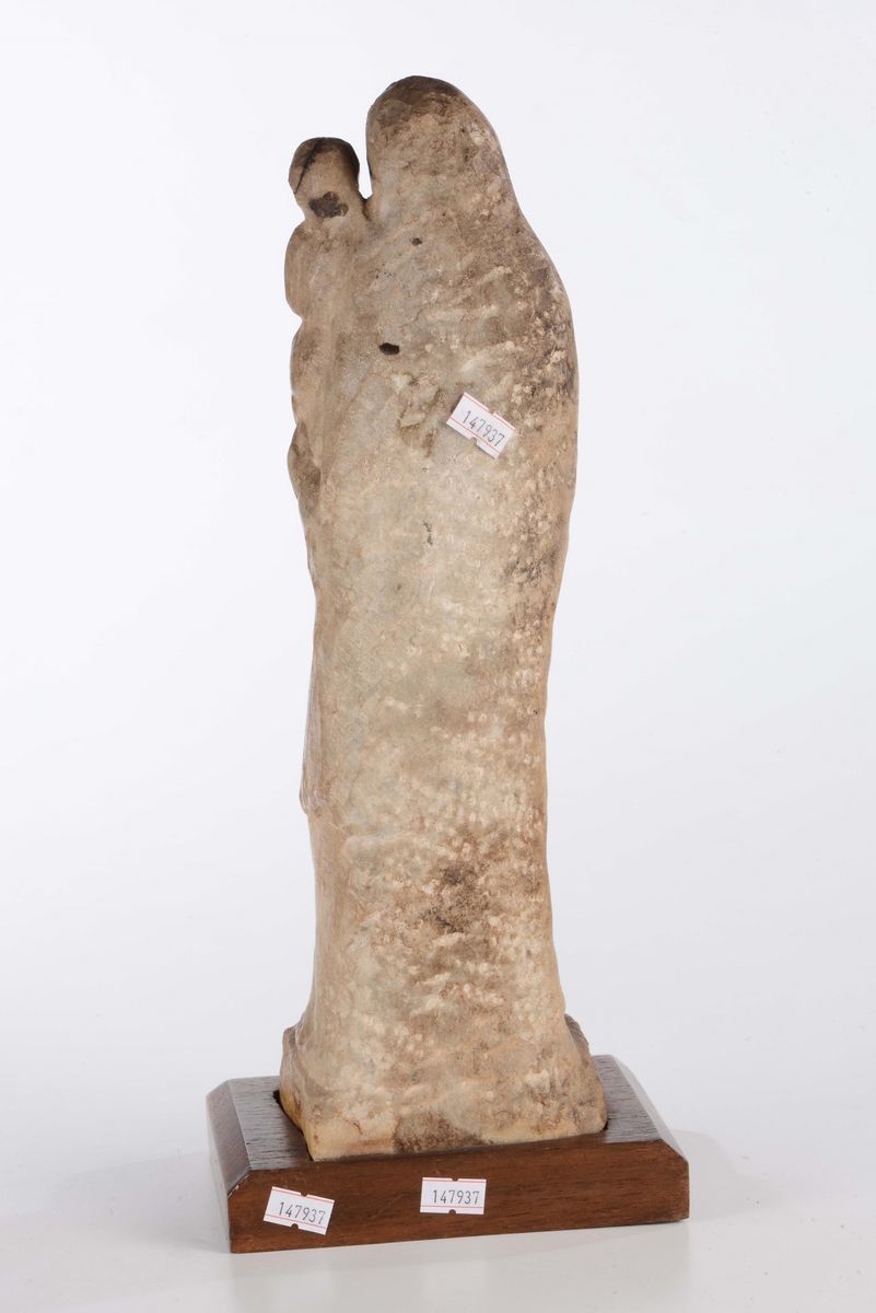 Madonna con Bambino in Marmo Scolpito, XX Secolo