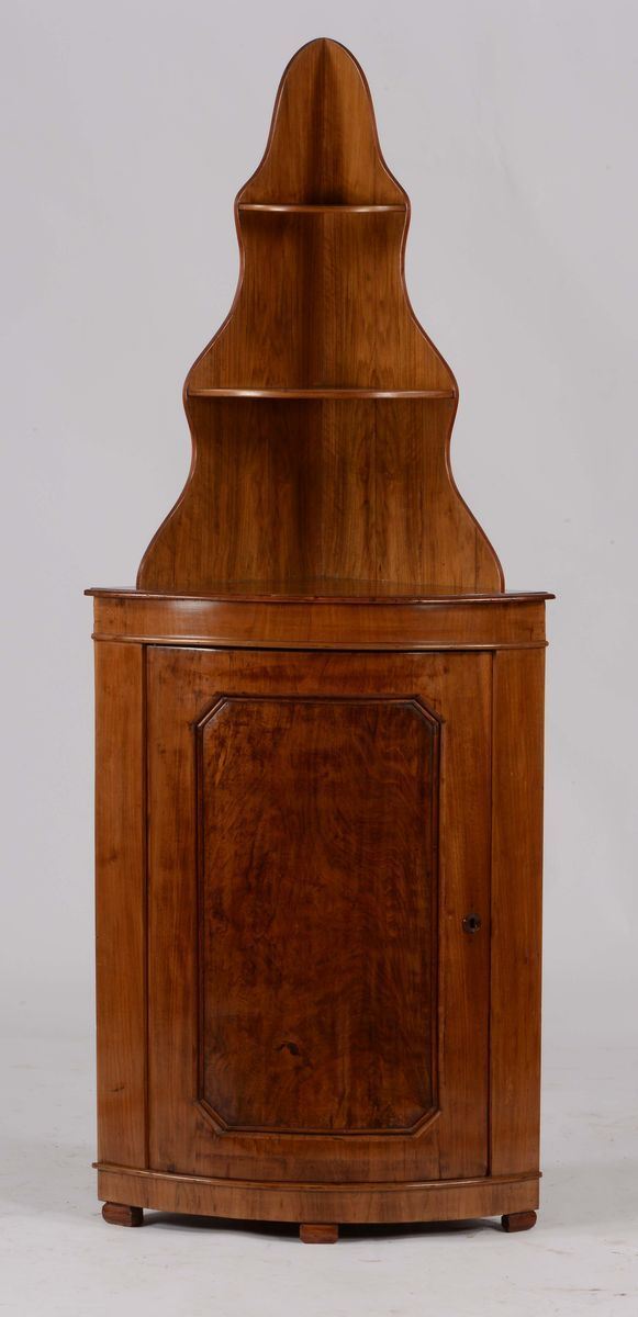 Angolare con alzata a giorno, XX secolo  - Asta Antiquariato - Cambi Casa d'Aste