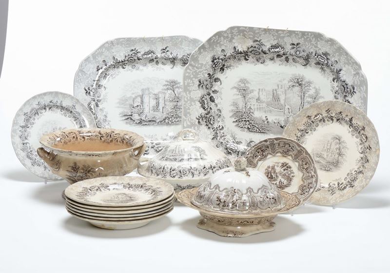 Numerosi piatti e pezzi di servizio decorati a decalcomania  - Auction Fine Art - Cambi Casa d'Aste