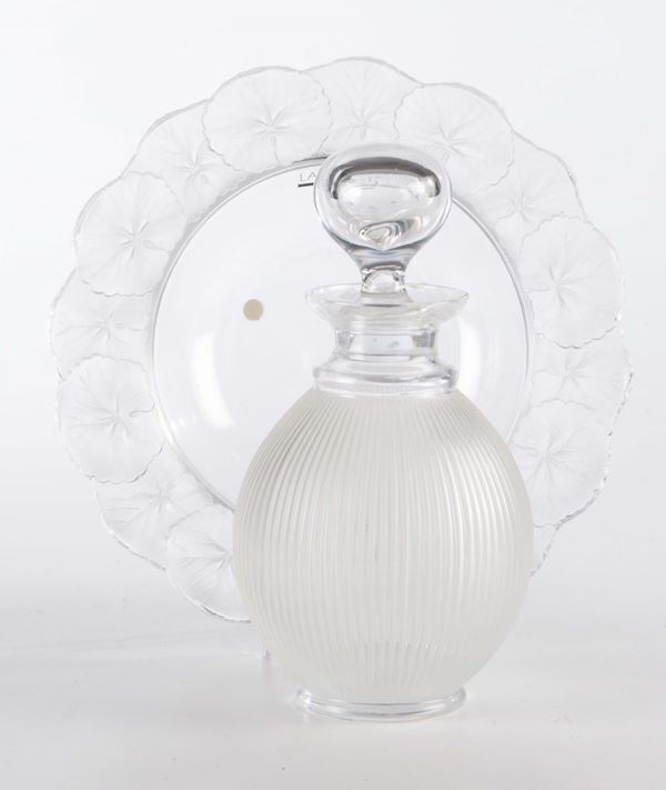 Bottiglia e piatto con edera in cristallo Lalique