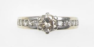 Solitaire con Diamante Fancy Colour di Ct 0,80 Circa