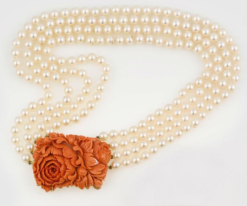 Collana a quattro fili di perle con corallo inciso  - Asta Jewels - II - Cambi Casa d'Aste