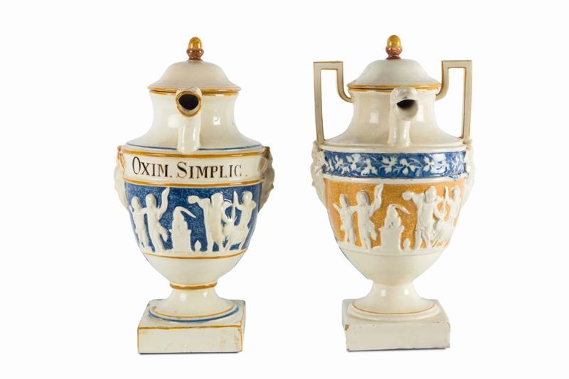 Due vasi da farmacia Pesaro, Fabbrica di Benucci e Latti, primi decenni dell’ottocento  - Auction Collectors' Majolica - Cambi Casa d'Aste