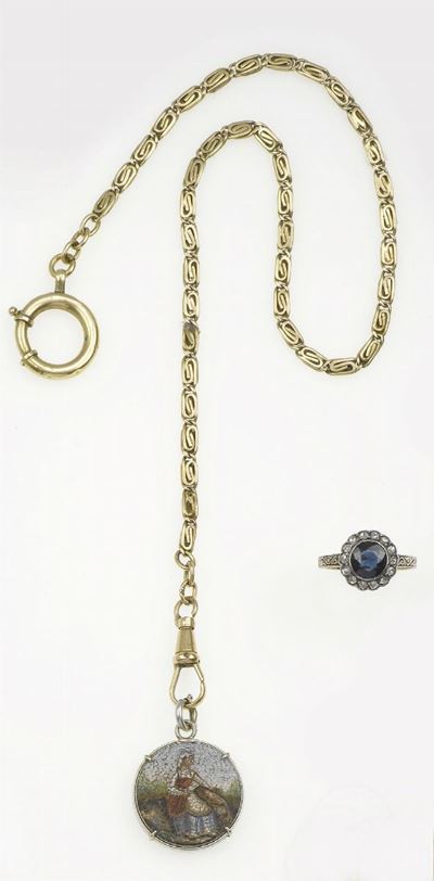 Lotto Composto da una Catena da Orologio, un Pendente con Micromosaico ed un Anello con Zaffiro
