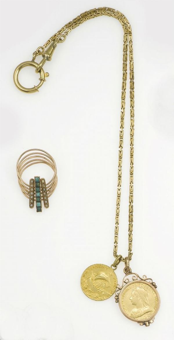 Lot composed by one gold chain, two gold pendant and a gold ring
