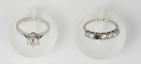 Lot composed by a old-cut diamond ring and a old-cut demi rivière