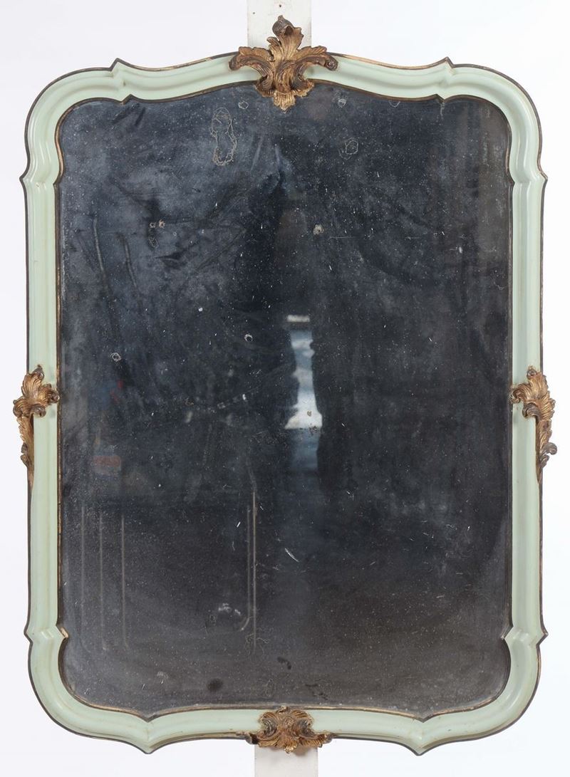 Specchiera sagomata laccata e dorata, XX secolo  - Auction Fine Art - Cambi Casa d'Aste