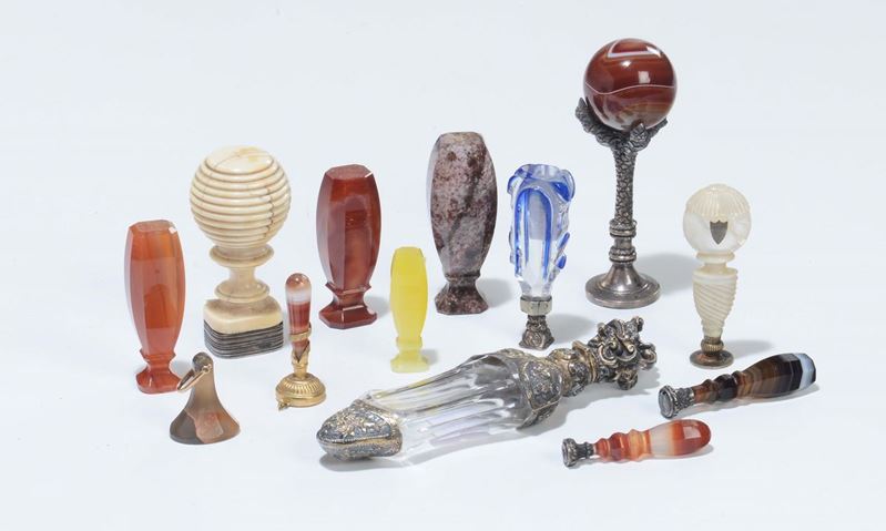 Lotto di tredici sigilli in metallo e pietre dure  - Auction Fine Art - Cambi Casa d'Aste