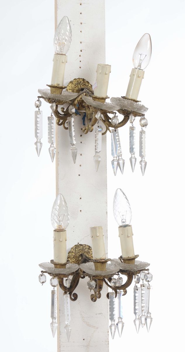 Lotto Composto da Numerose Appliques in Metallo Dorato e Altri Materiali, XIX-XX Secolo