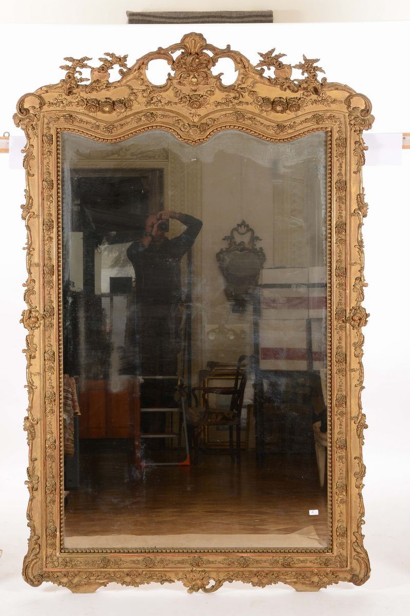 Specchiera intagliata ed interamente dorata, XIX secolo  - Auction Fine Art - Cambi Casa d'Aste