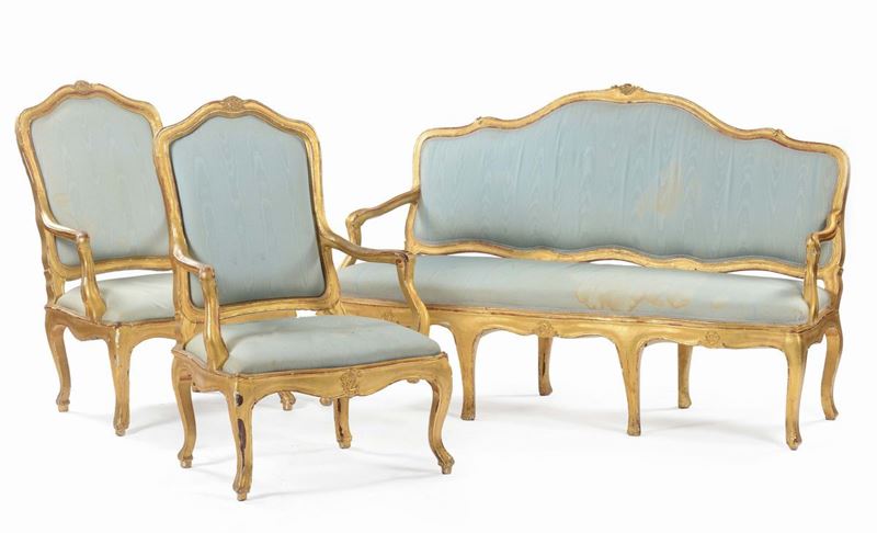 Divano e due poltrone in legno dorato, fine XVIII secolo  - Asta Antiquariato - Cambi Casa d'Aste